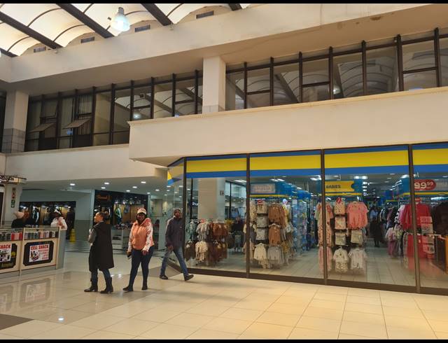 189M² RETAIL TO LET IN HALFWAY HOUSE